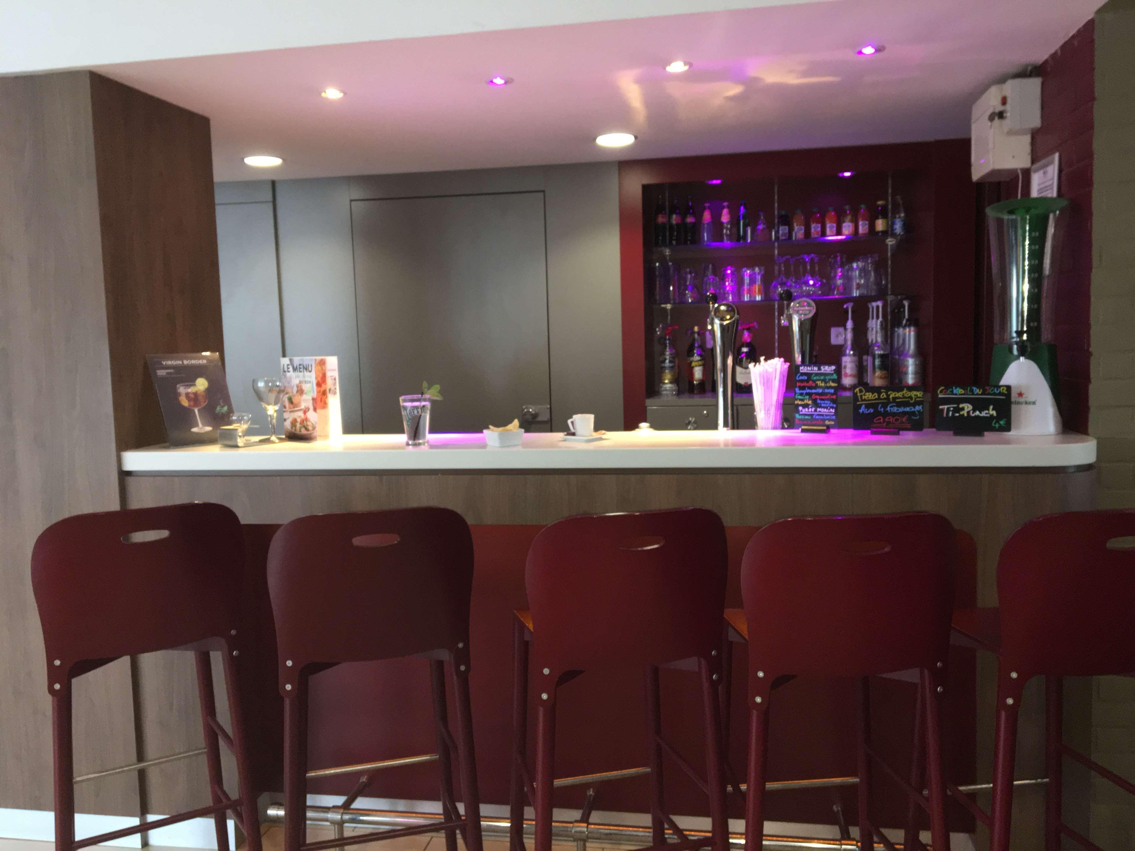 แคมปานิล เซนต์ เควนทีน ออง อีฟลีน Hotel Montigny-le-Bretonneux ภายนอก รูปภาพ