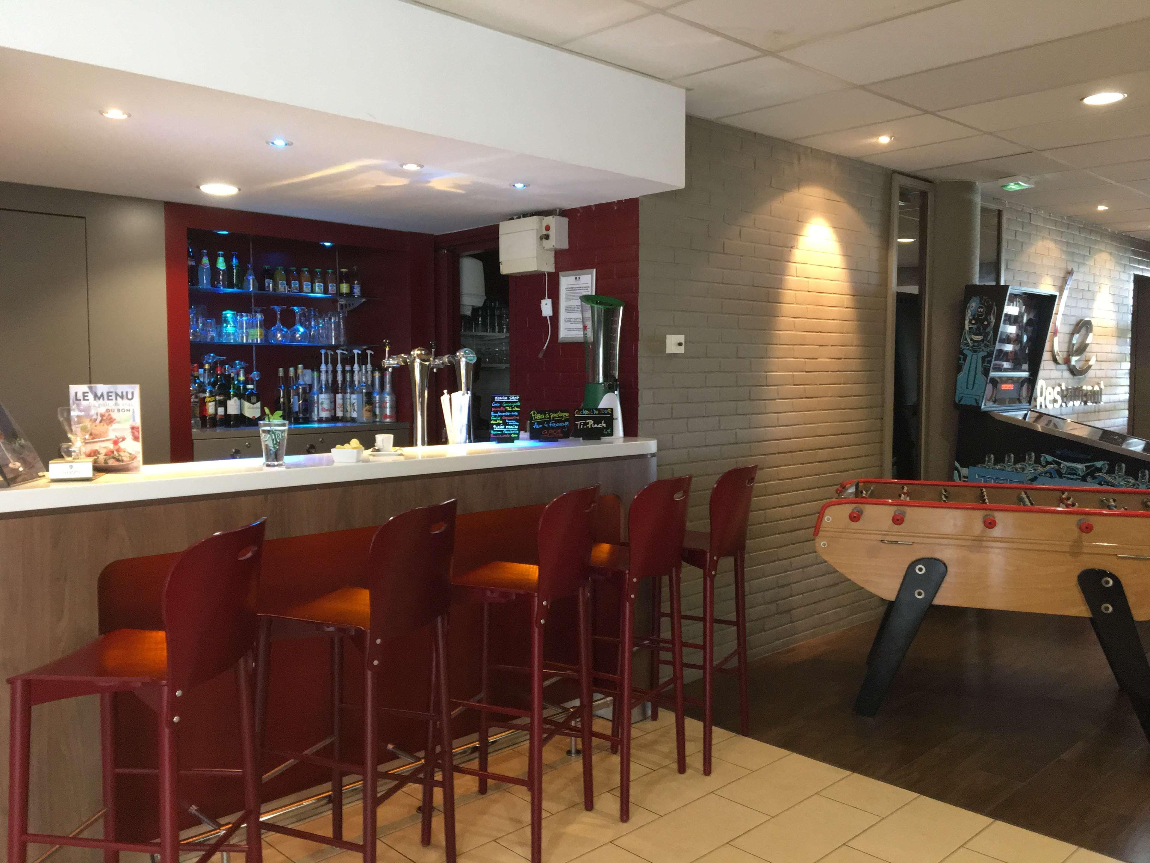 แคมปานิล เซนต์ เควนทีน ออง อีฟลีน Hotel Montigny-le-Bretonneux ภายนอก รูปภาพ