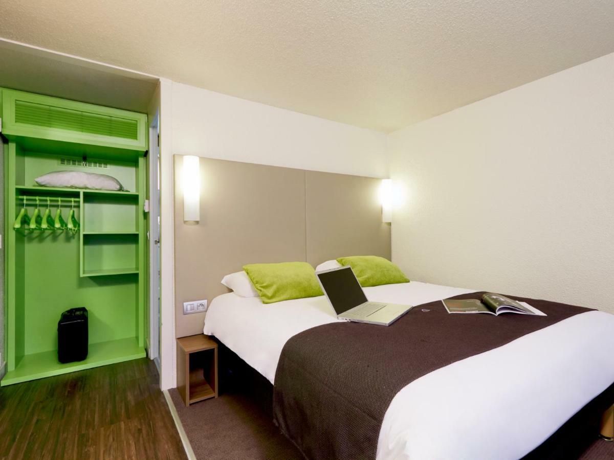 แคมปานิล เซนต์ เควนทีน ออง อีฟลีน Hotel Montigny-le-Bretonneux ภายนอก รูปภาพ